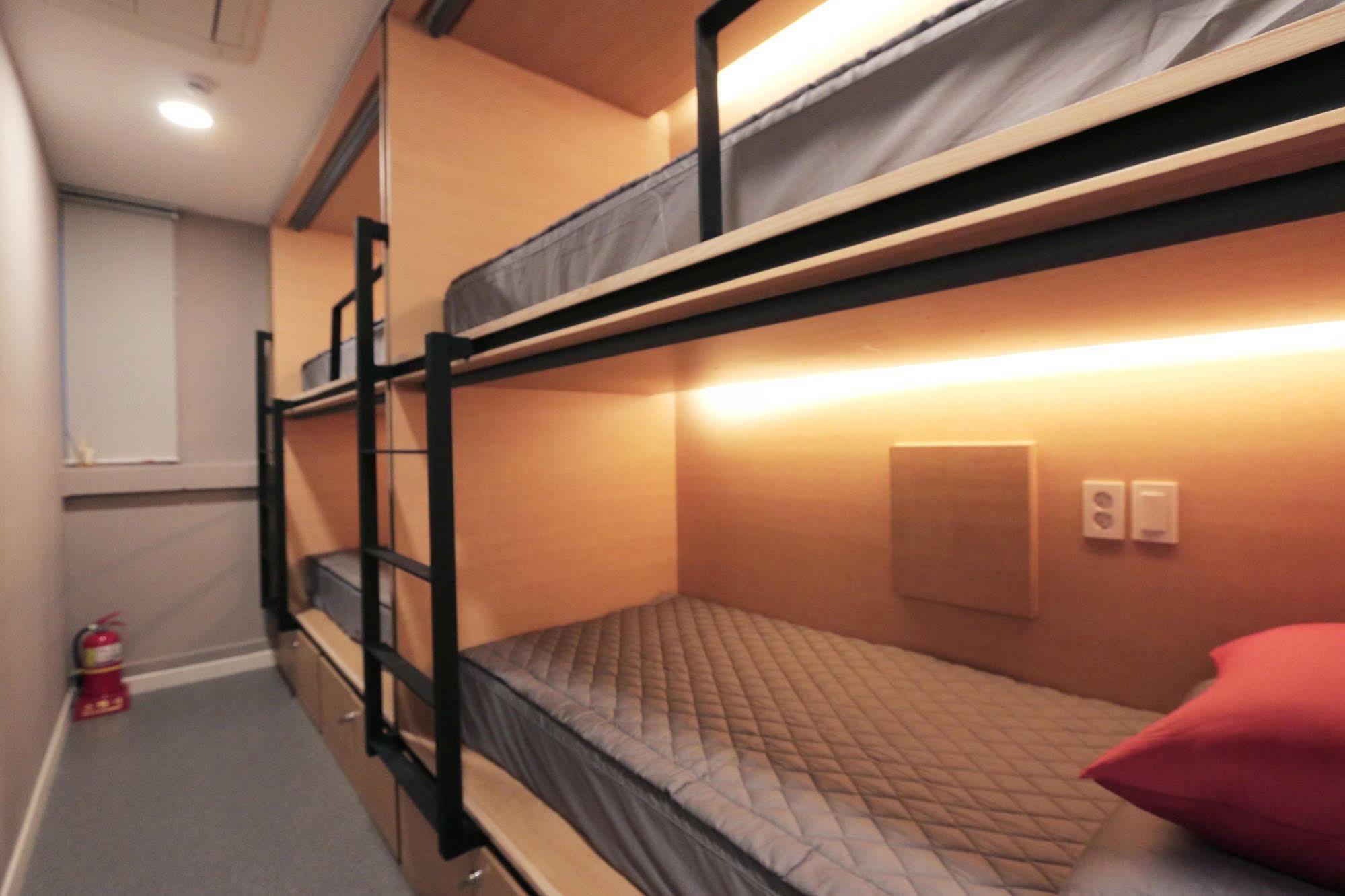 Blueboat Hostel Gyeongju Exterior foto